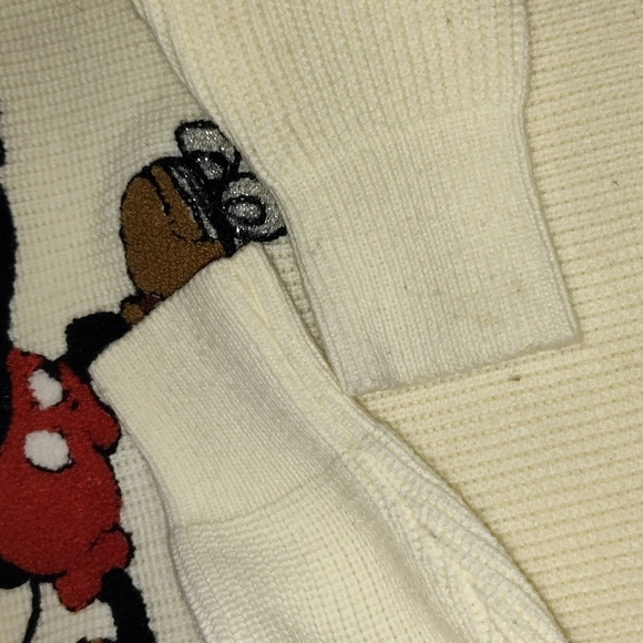 Vintage DISNEY PRODUCTIONS Boucle Roller skating Mickey Sweater size large - Picture 6 of 8